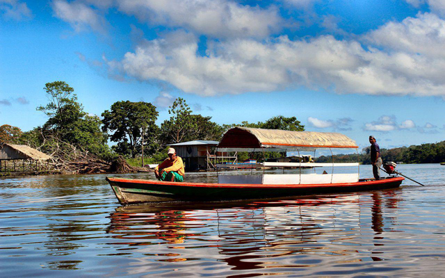 Rio Amazonas - Iquitos, Perú