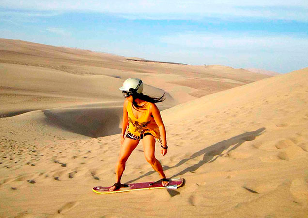 sand-board-huacachina-ica