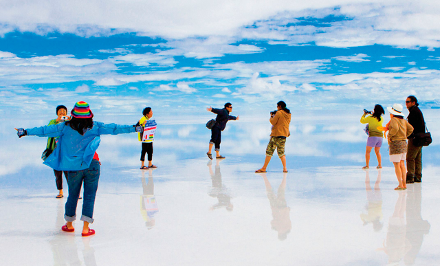 SALAR DE AYUNI EL REFLEJO MAS GRANDE DEL MUNDO