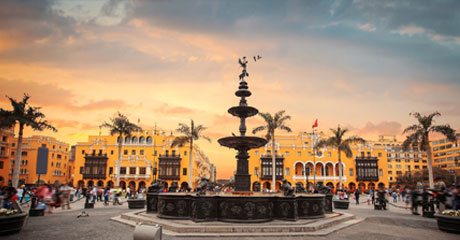 Plaza de Armas Lima Atardecer