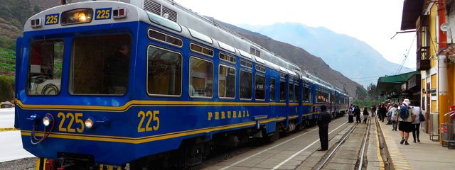 Tren Peru Rail a la Ciudadela de Machupicchu Tren Peru Rail a la Ciudadela de Machupicchu