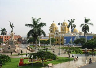 Plaza Principal - Chicalyo